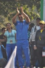 John Abraham at Standard Chartered Mumbai Marathon in Mumbai on 14th Jan 2012 (151).JPG